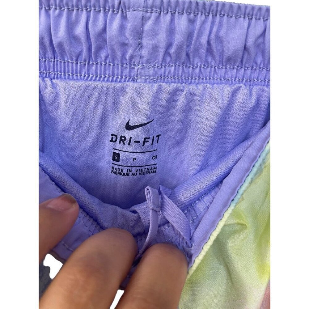 NIKE TEMPO Dri-Fit Women's Purple Tie Dye Print Running SHORTS Size Small - Picture 3 of 5